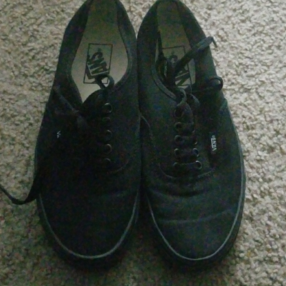 All black men's 6.5 vans
